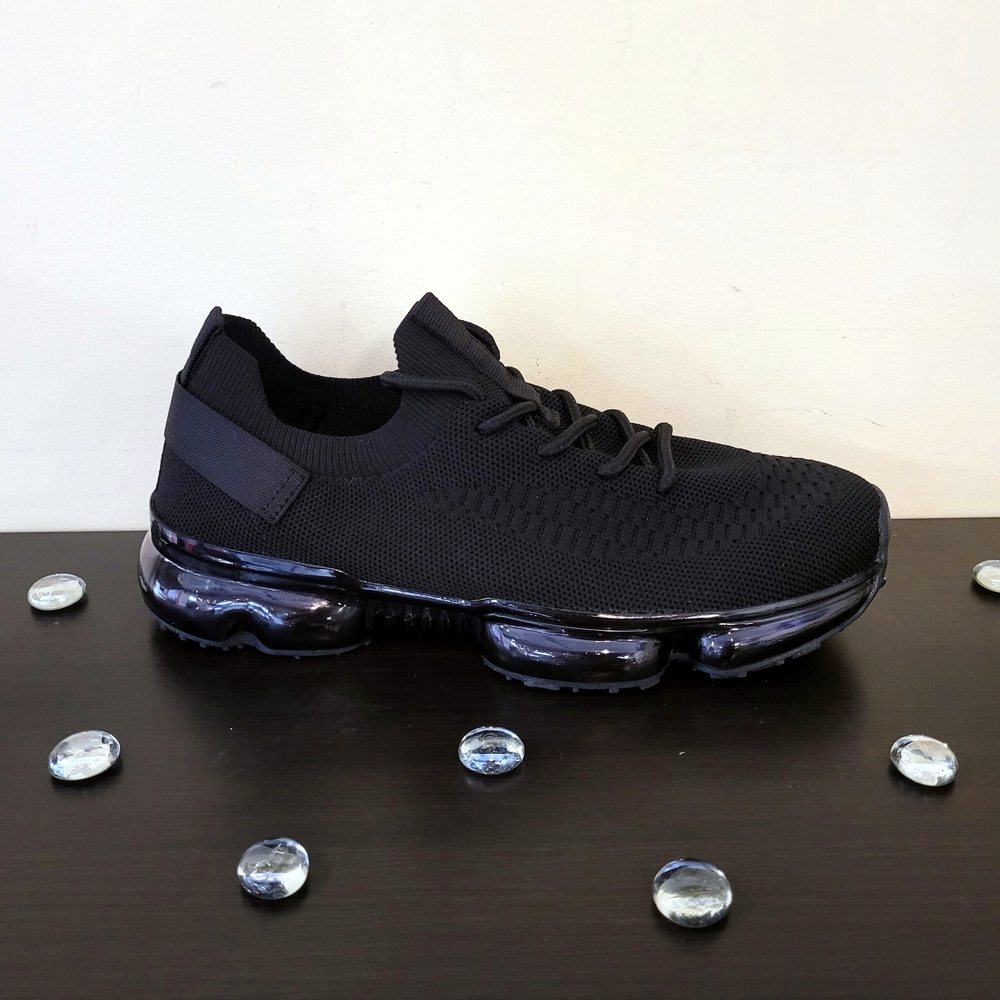 La Sheelah Black Tennis Shoes - Picture 4 of 4